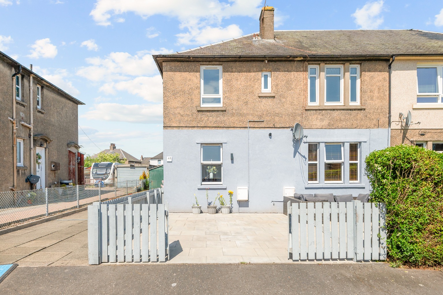 Immaculate 2-Bedroom Apartment with Modern Upgrades, Falkirk