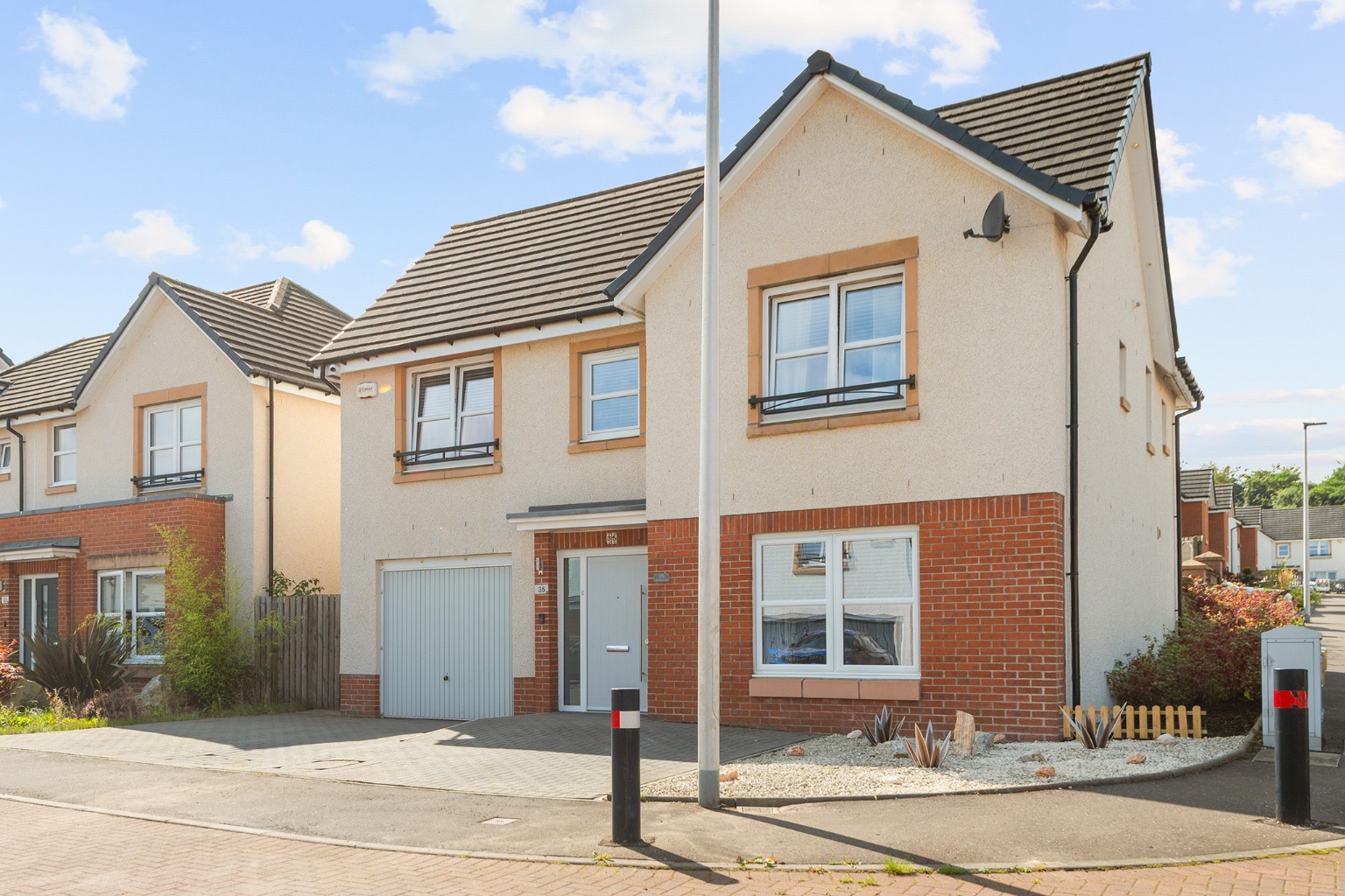 Outstanding larger sized, 4-Bedroom Detached Villa, Toptowie Drive, Denny