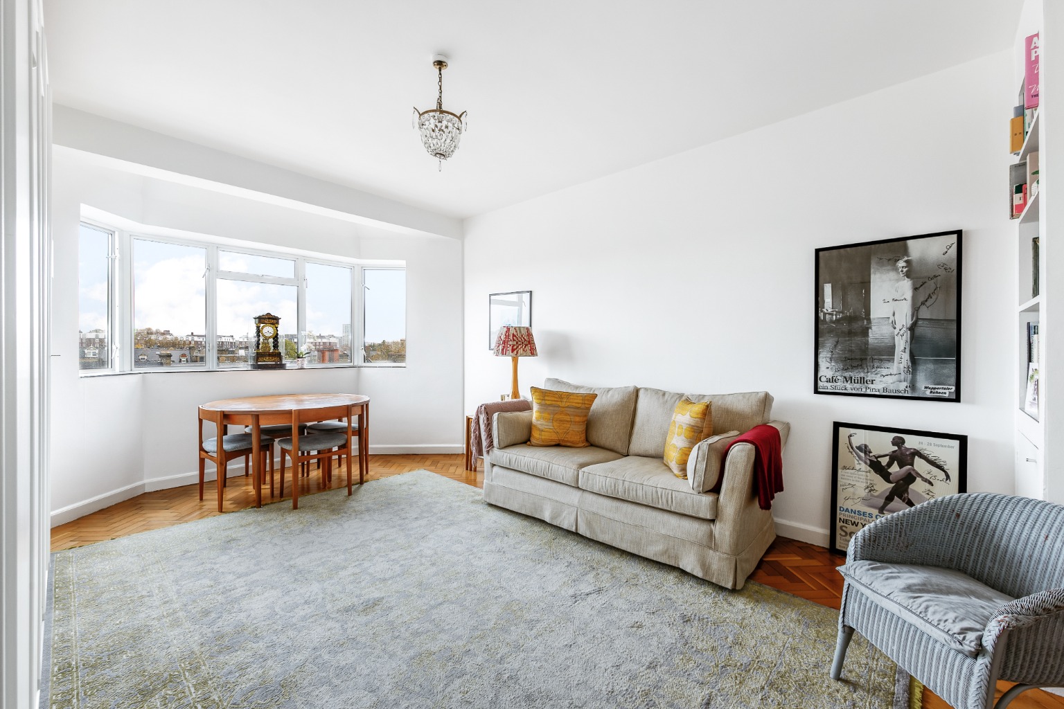 Exceptional studio flat for sale in Barton Court, Barons Court Road, W14