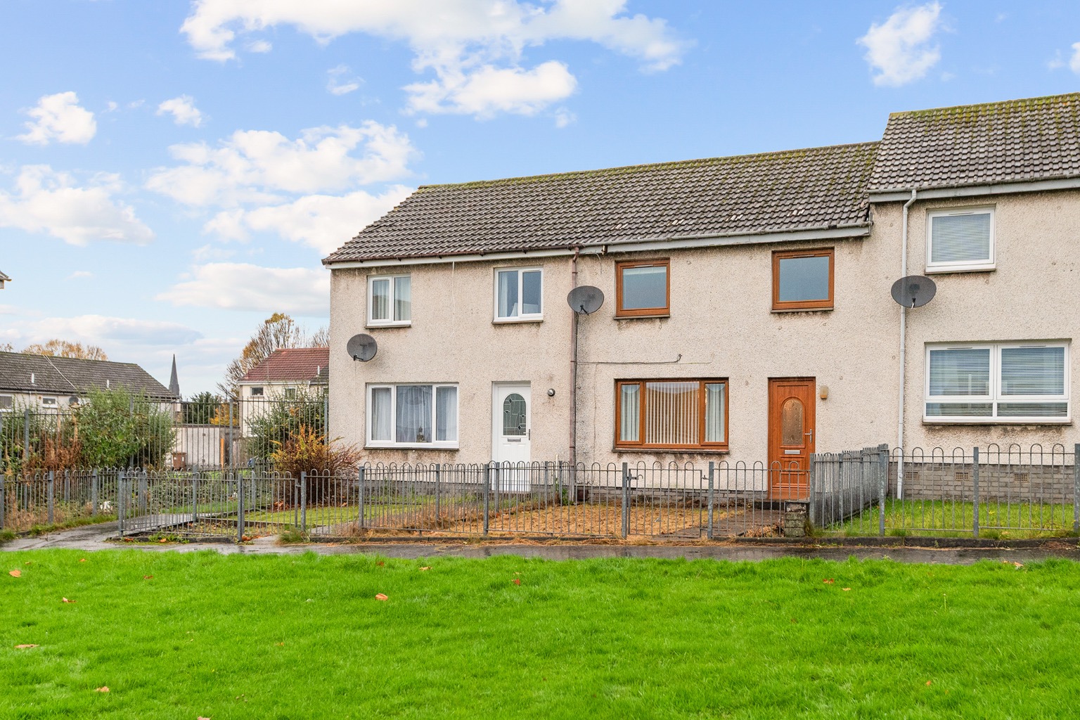 Charming Three-Bedroom Terraced Home in Alloa: Ideal for Families, Investors and Commuters