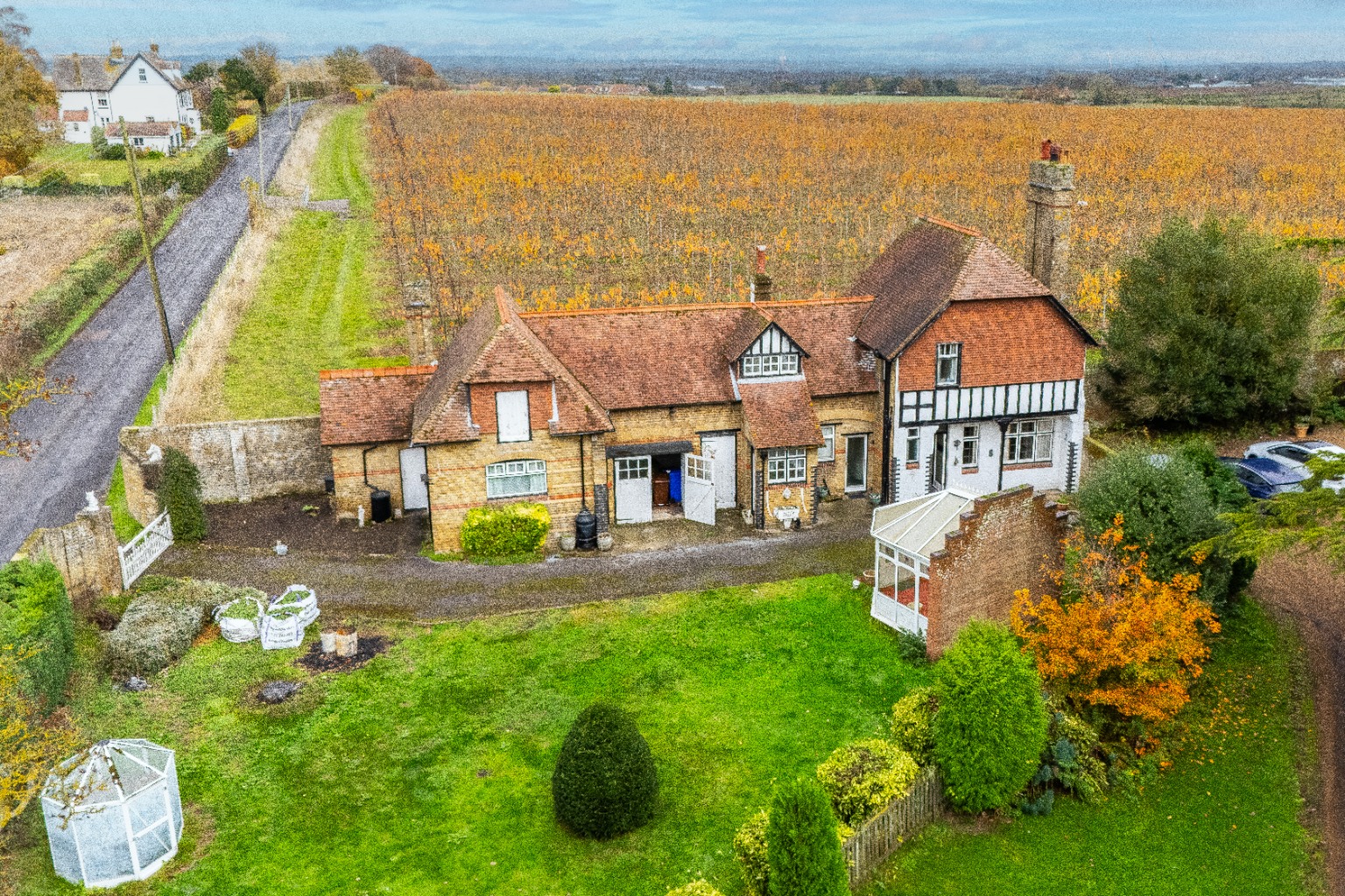 1913 Sq Ft 1890s Detached Coach House with Fantastic Scope to developing & Backing onto Farmland