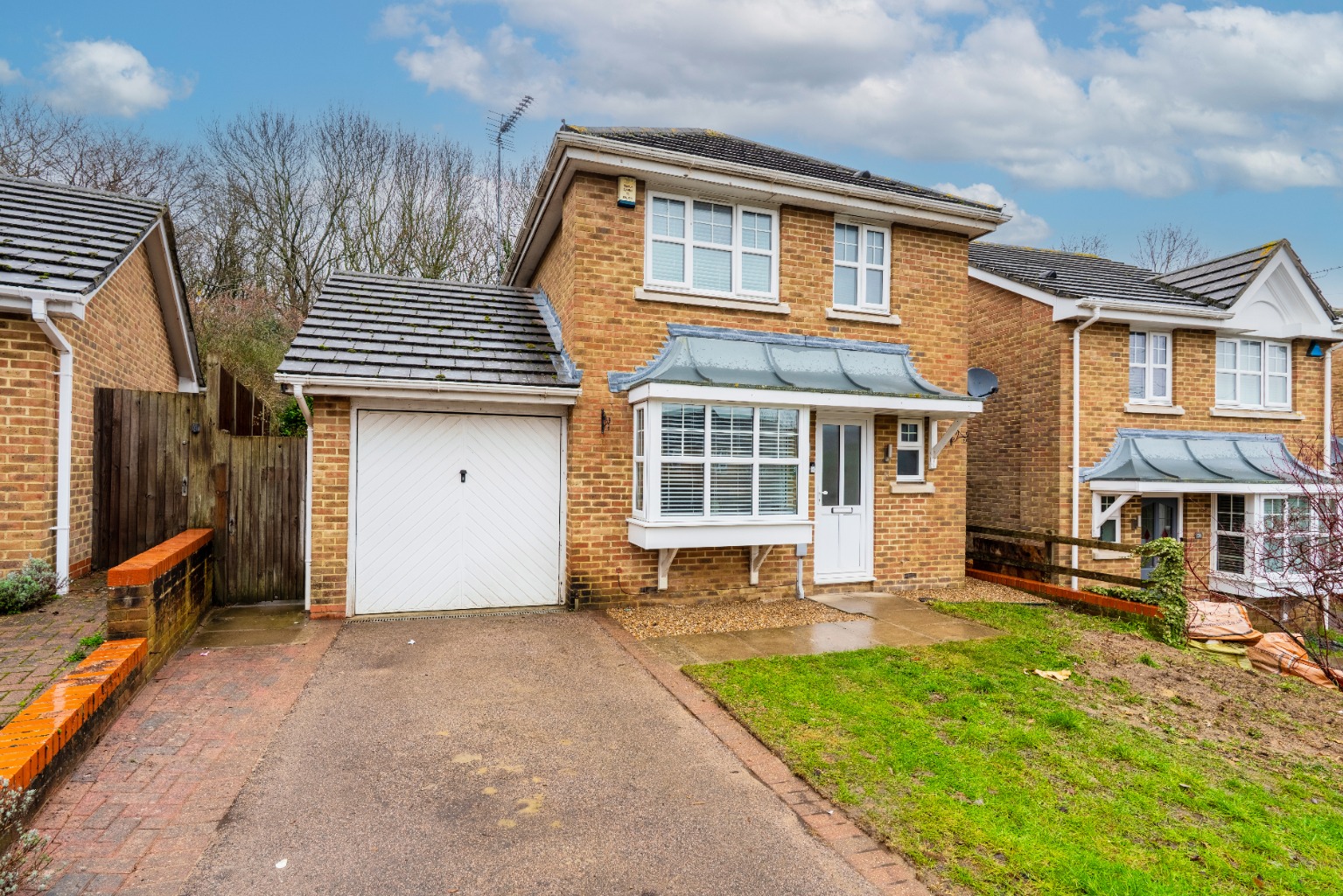 This attractive three-bedroom detached home offers modern living with a wonderful sense of space