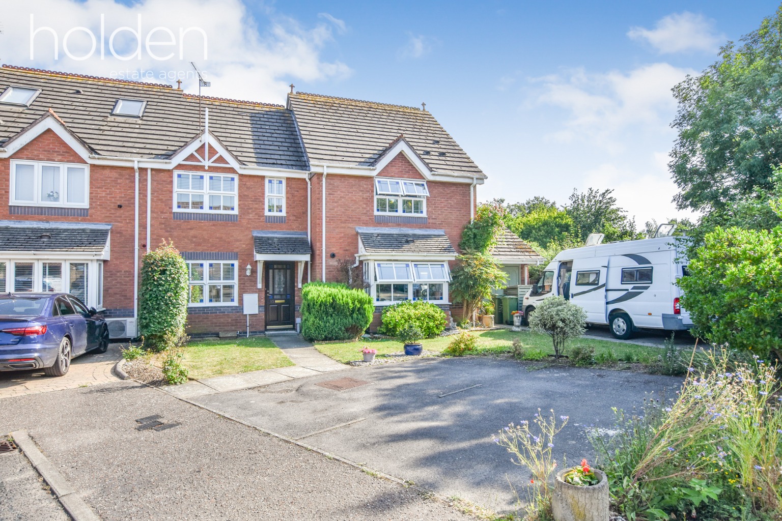 Refurbished 2-Bed House, No Onward Chain, South-Facing Garden Refurbished 2-Bed House, No Onward Chain, South-Facing Garden