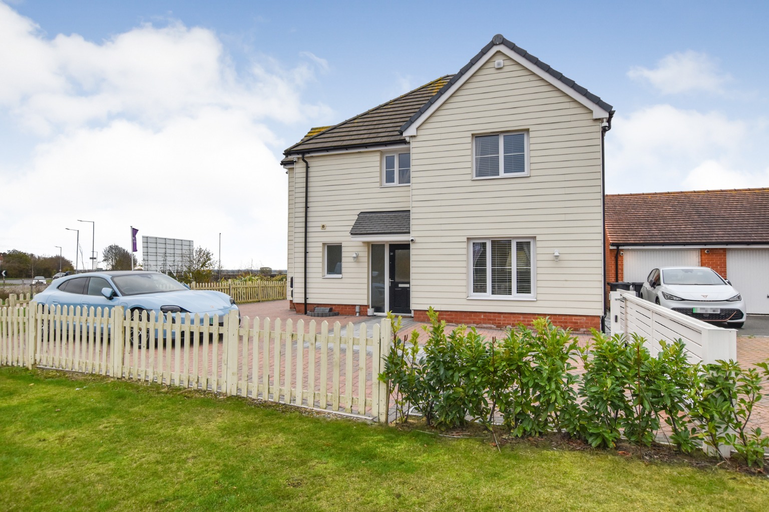Exquisite Four-Bedroom Detached Home in Maldon with Premium Upgrades and South-Facing Garden