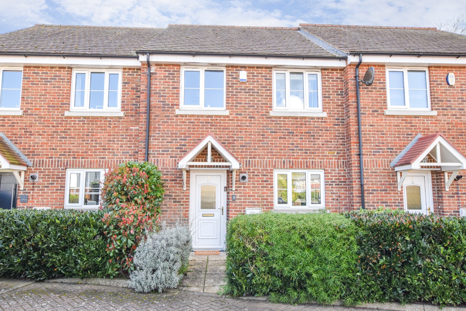 Modern 3-Bedroom Terrace in Heybridge, Canal Side Location