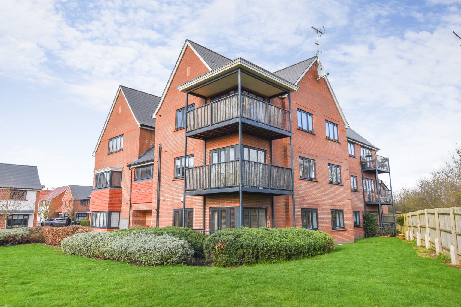 Modern 2-Bed Apartment in Maldon with Balcony & Countryside Views Modern 2-Bed Apartment in Maldon with Balcony & Countryside Views