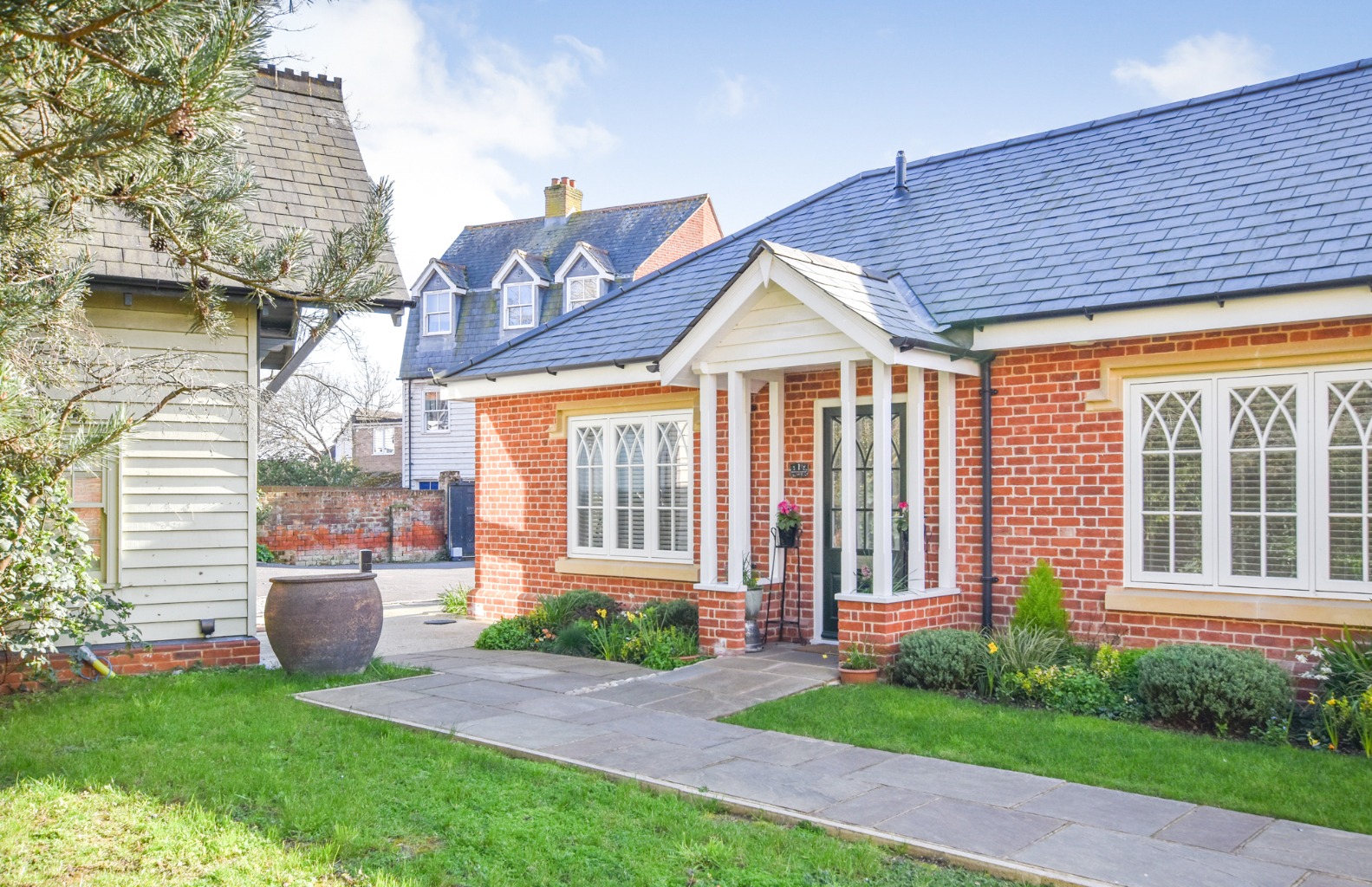 Over 60's Luxury Bungalow: Prime Maldon Town Centre Living