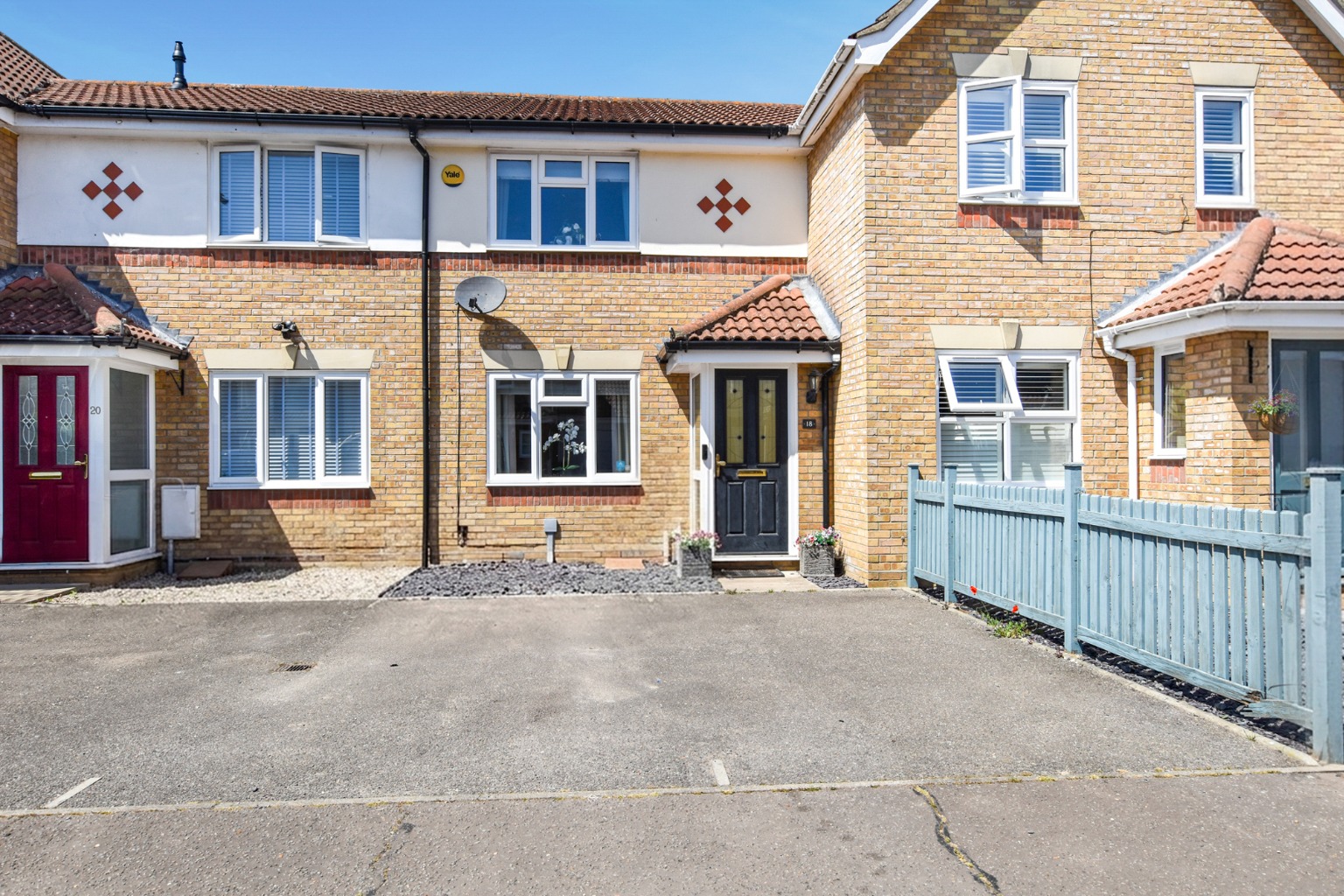 2-Bed Mid-Terrace Near Promenade Park