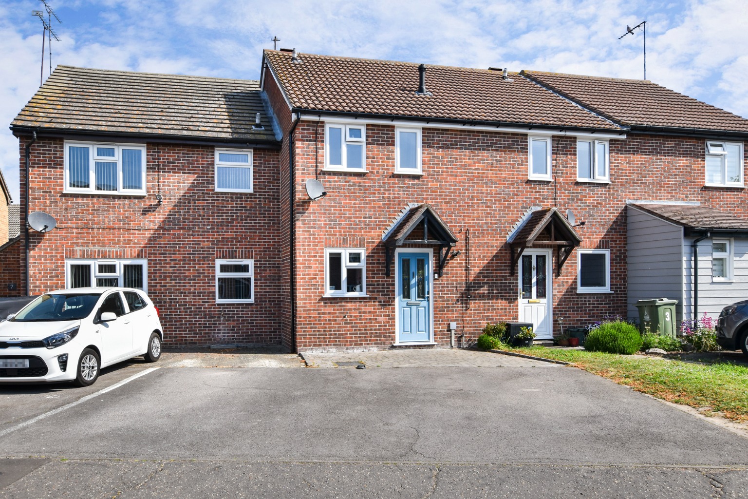 Modern Two Bedroom House with No Onward Chain
