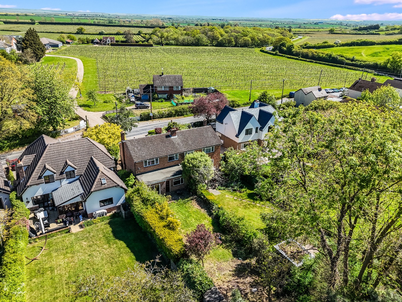 Established 3 Semi-Detached Home Overlooking Vineyards sold with NO CHAIN. Established 3 Semi-Detached Home Overlooking Vineyards sold with NO CHAIN.