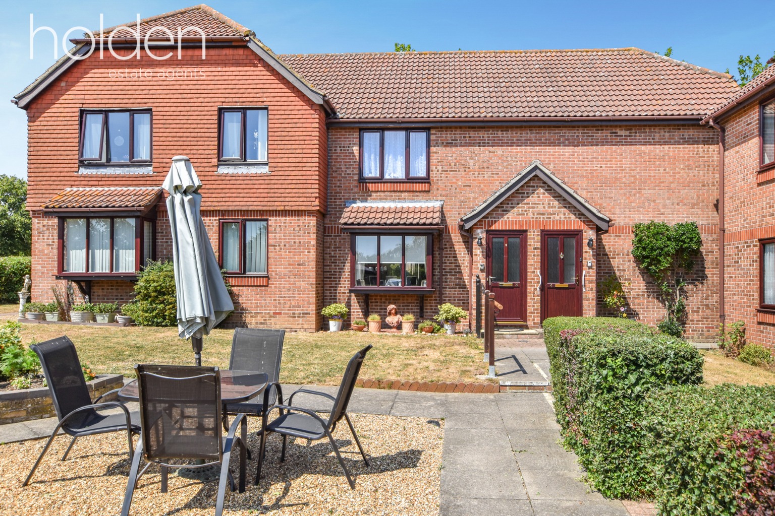 Tucked-Away Ground-Floor Retirement Maisonette Near Maldon High Street