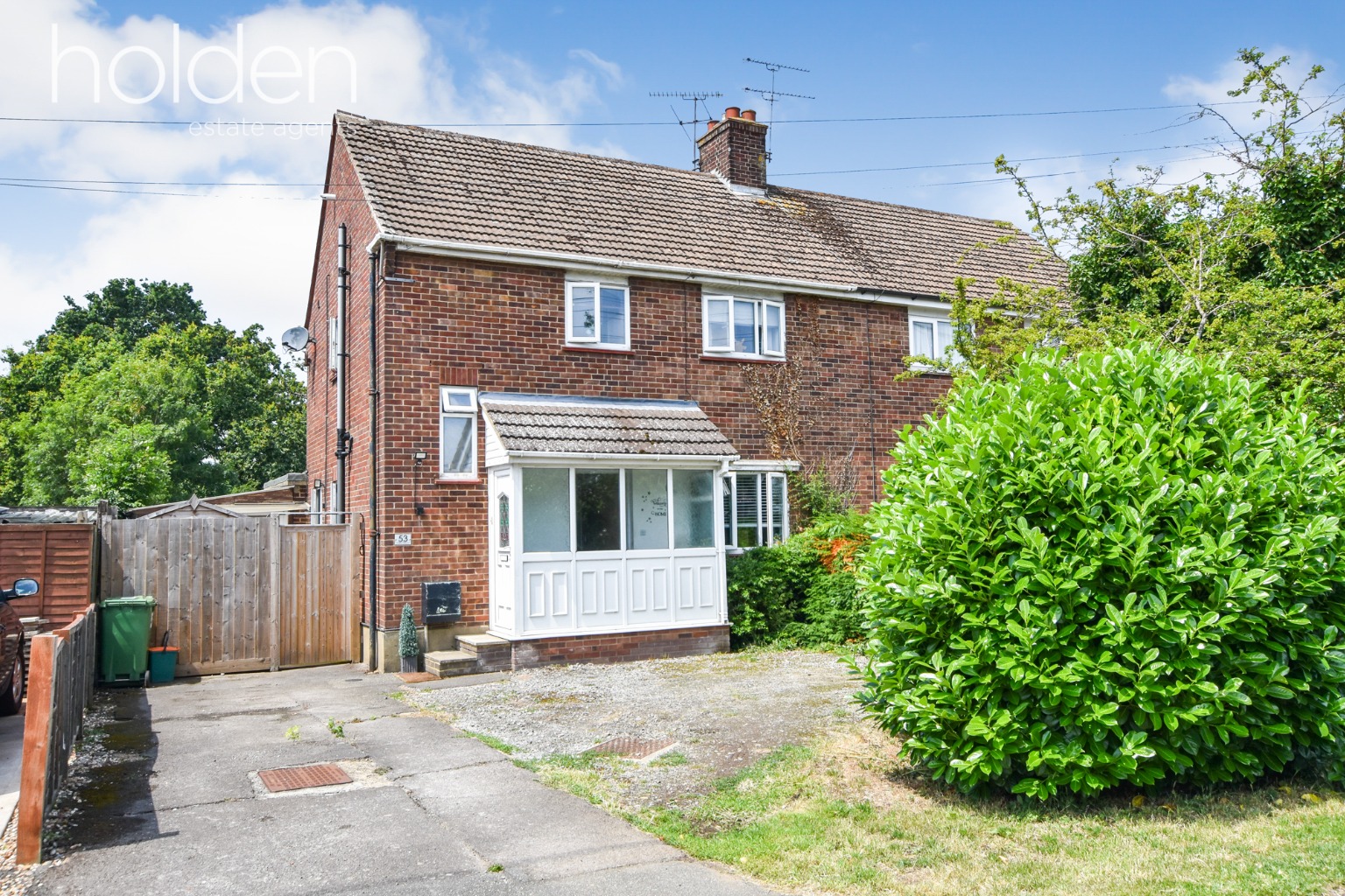 An established 1950s style semi-detached offering huge scope to improve An established 1950s style semi-detached offering huge scope to improve