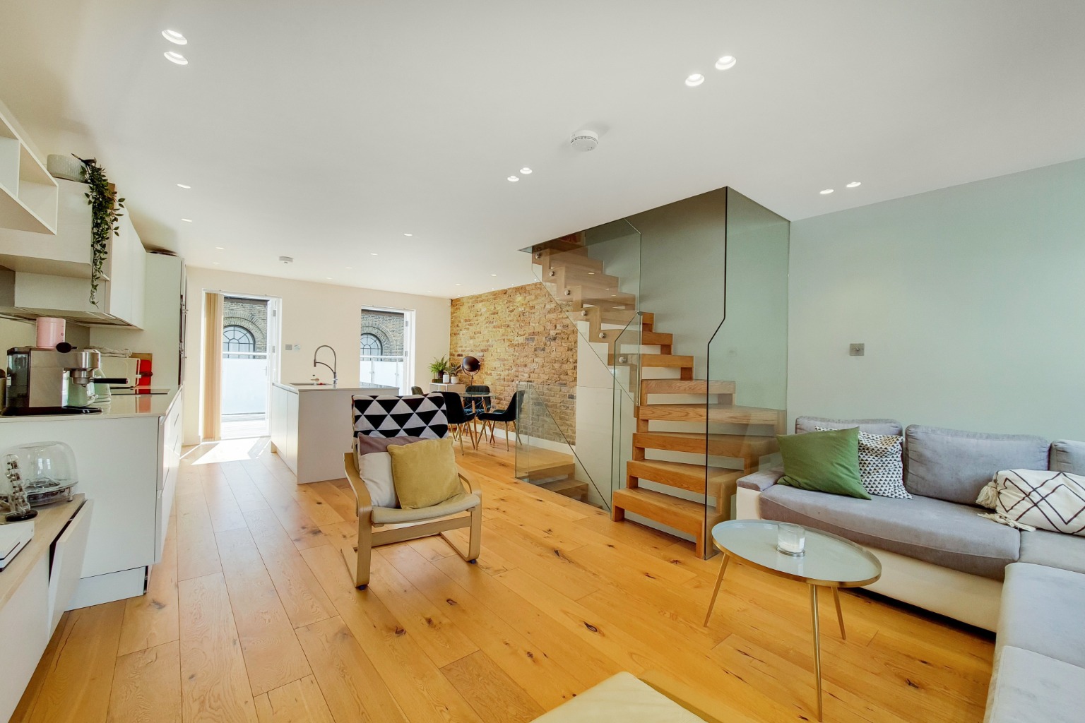 Contemporary House with Private Terrace in Florence Road