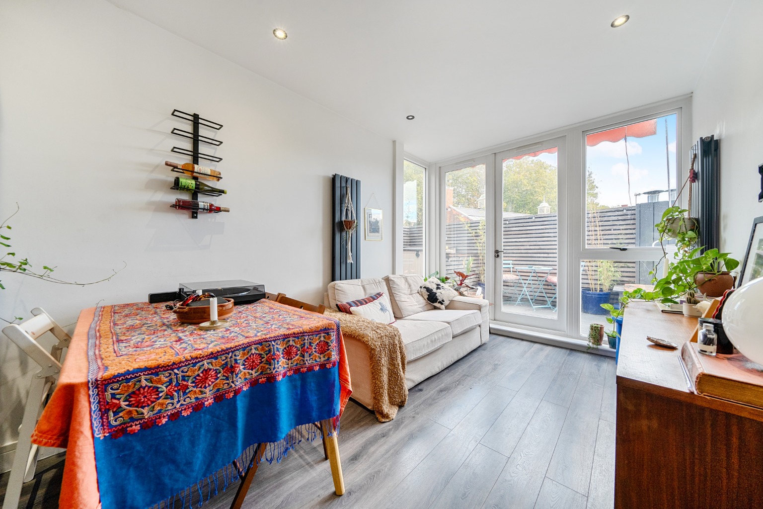 Modern Deptford Apartment with Private Terrace, Chain Free Modern Deptford Apartment with Private Terrace, Chain Free
