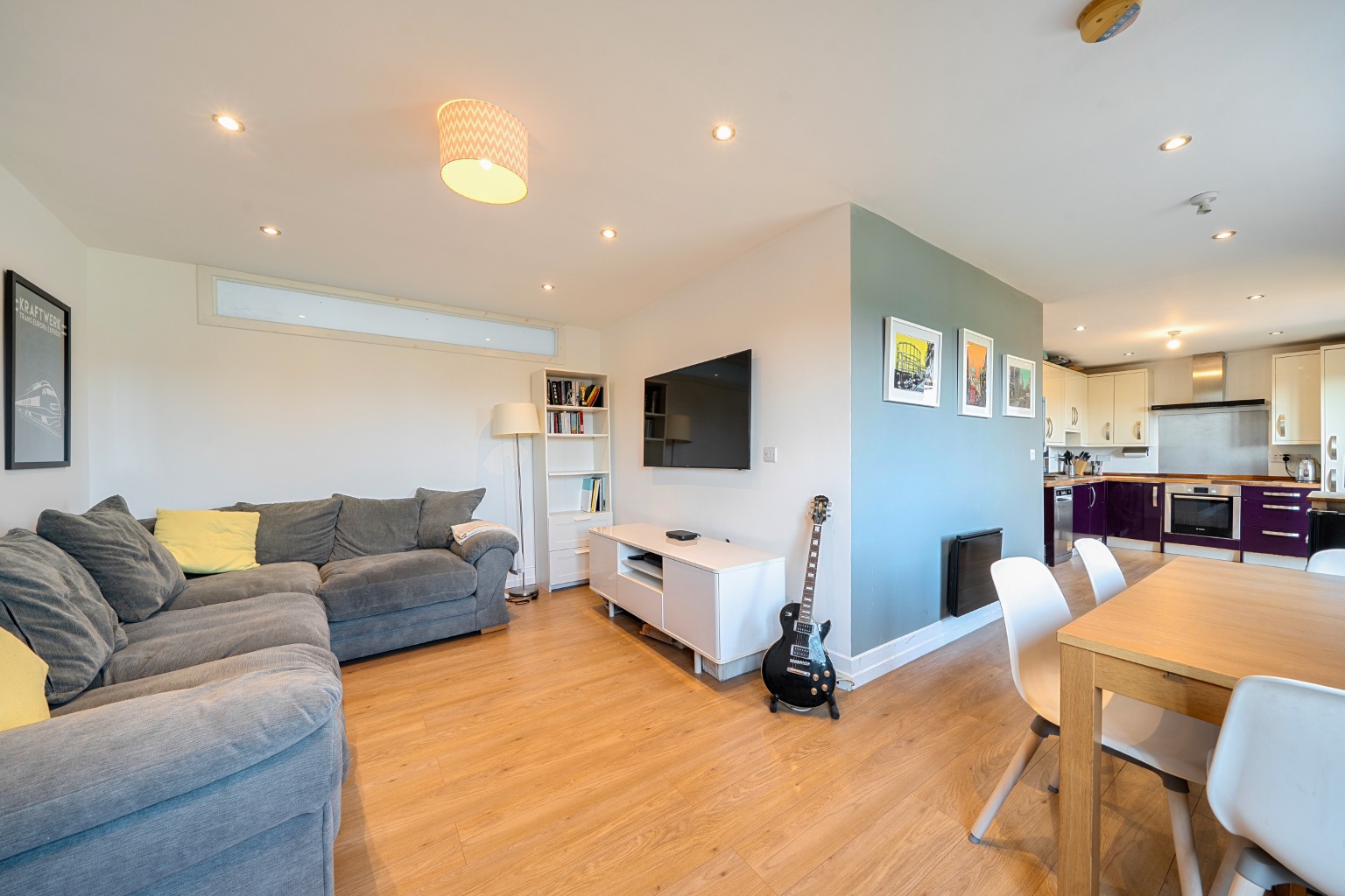 Bright Two-Bedroom Top Floor Apartment with Terrace in The Gallery