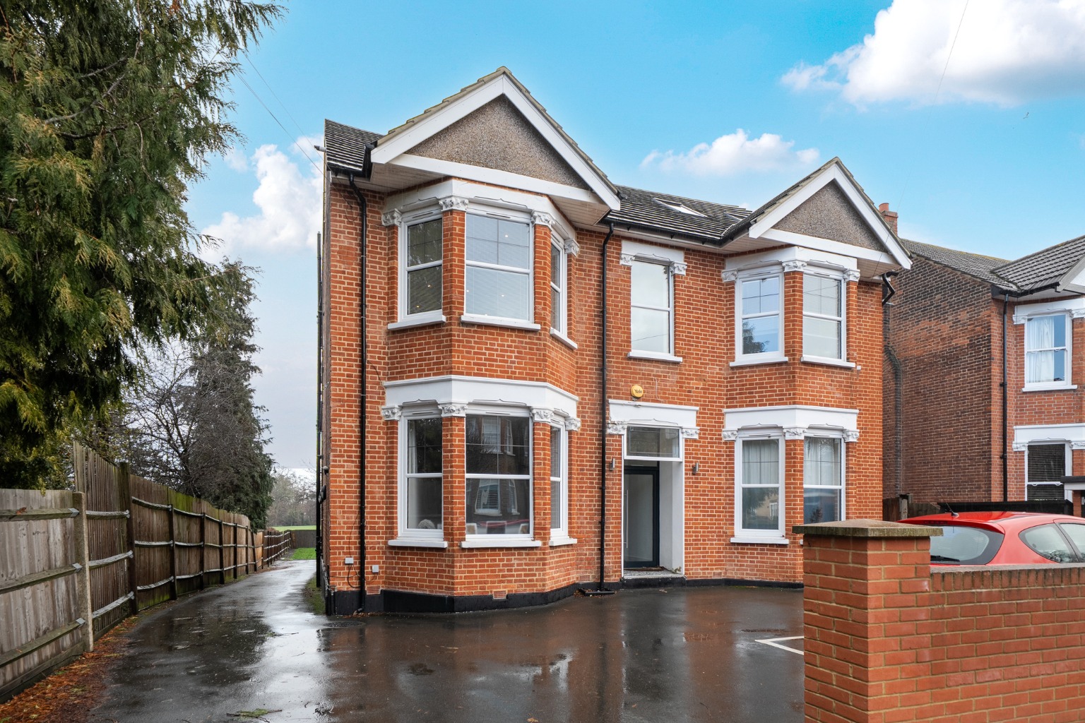 Spacious 2-Bedroom Apartment with Allocated Parking and Stunning Park Views in Sidcup