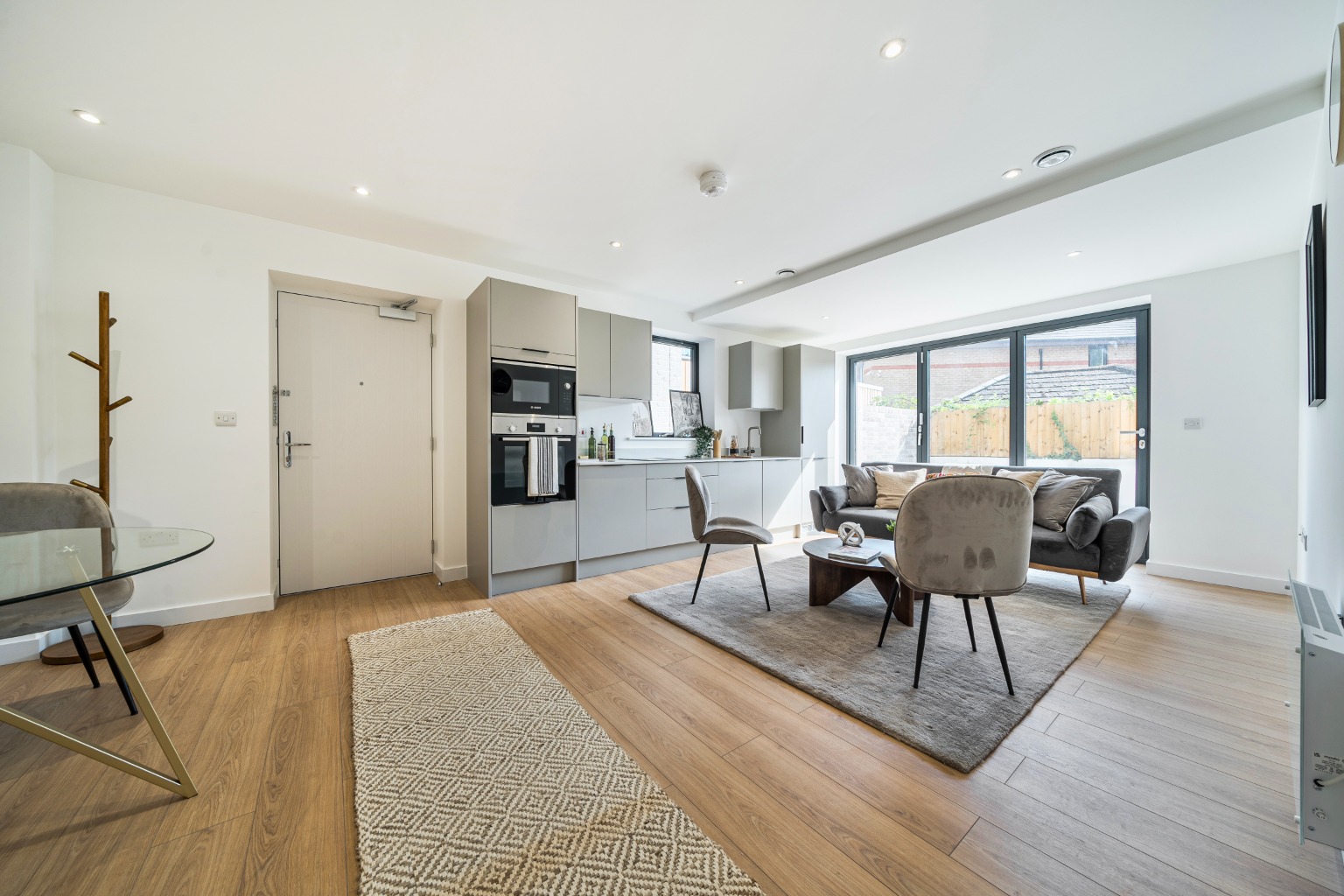 Contemporary One-Bedroom Apartment with Private Garden