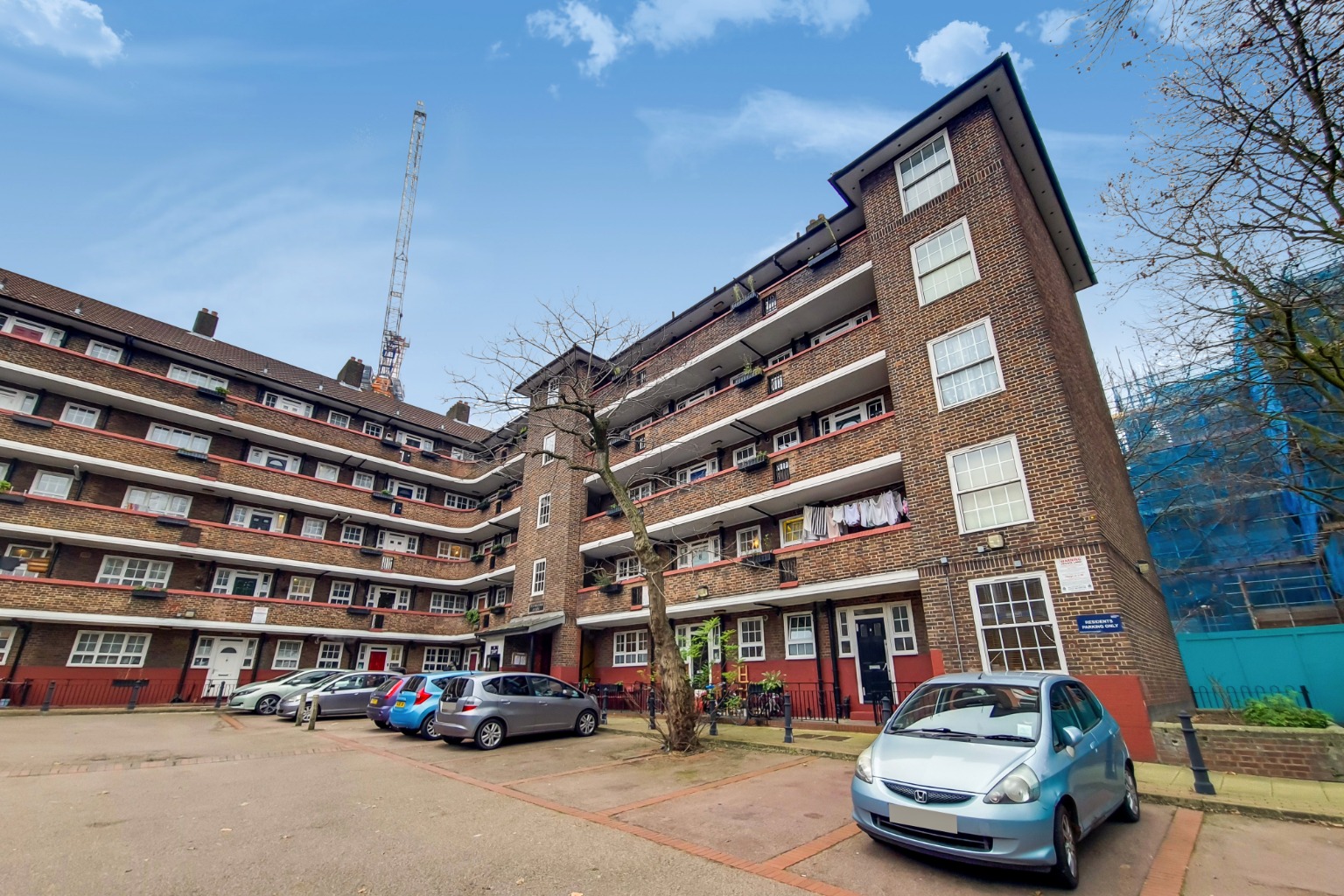 Four Bedroom Apartment in Frankham Street, Close to Amenities