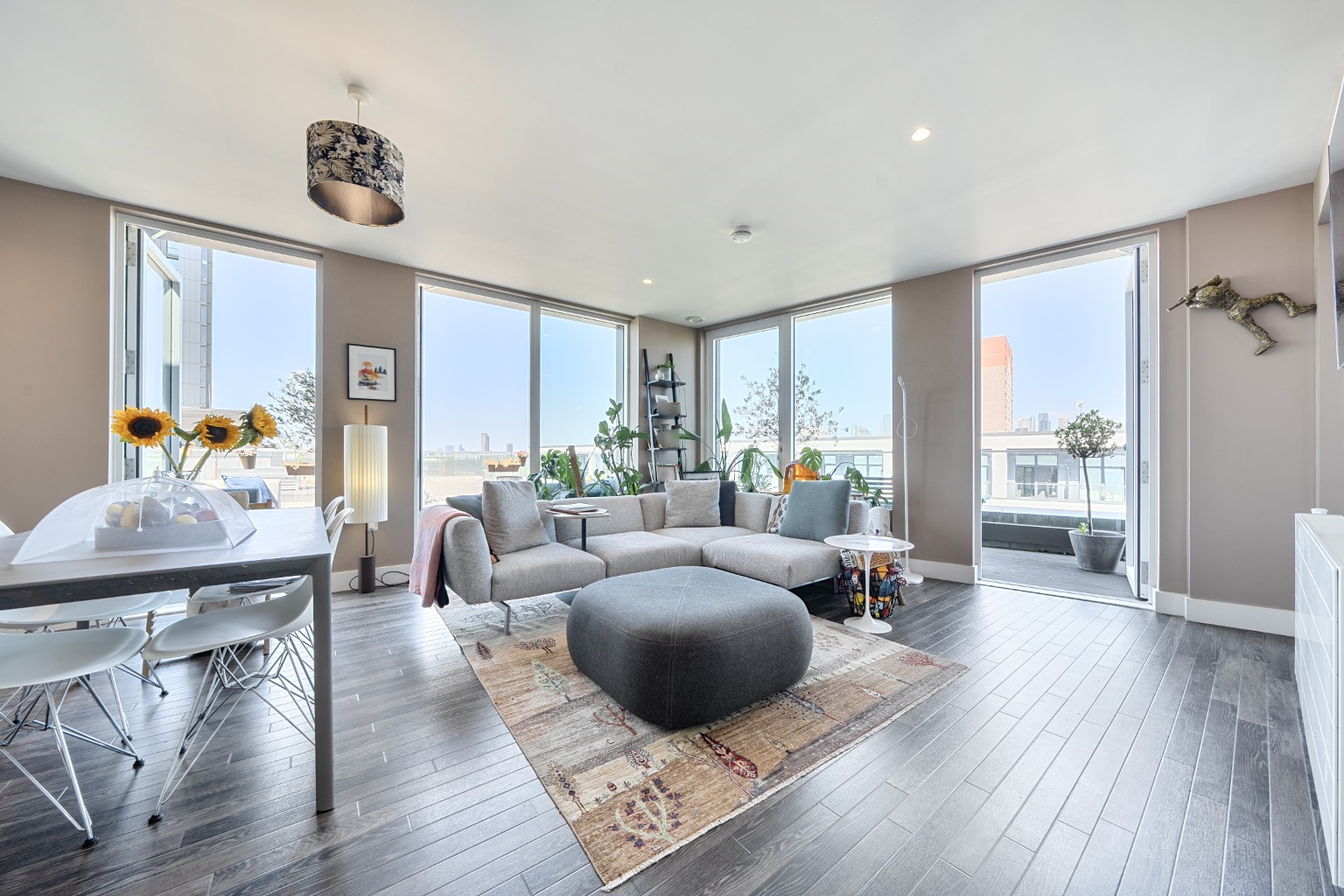 Stunning Penthouse with Panoramic Views in Moulding Lane SE14 Stunning Penthouse with Panoramic Views in Moulding Lane SE14