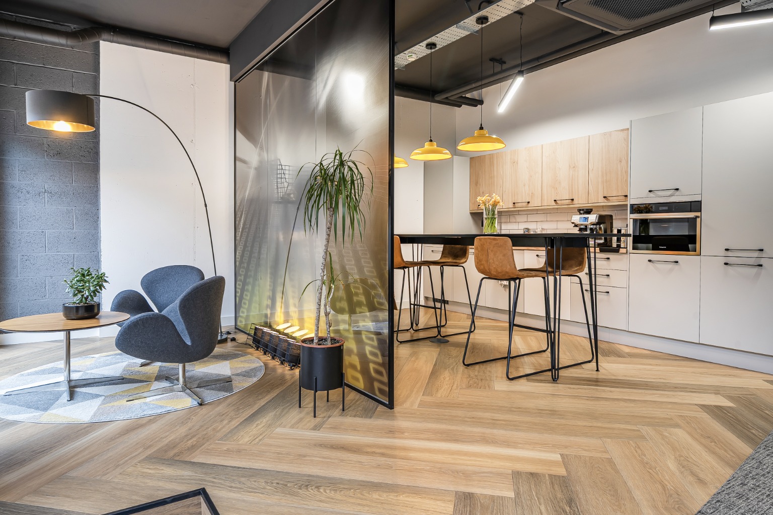 Modern Commercial Unit in Bailey Street with Parking