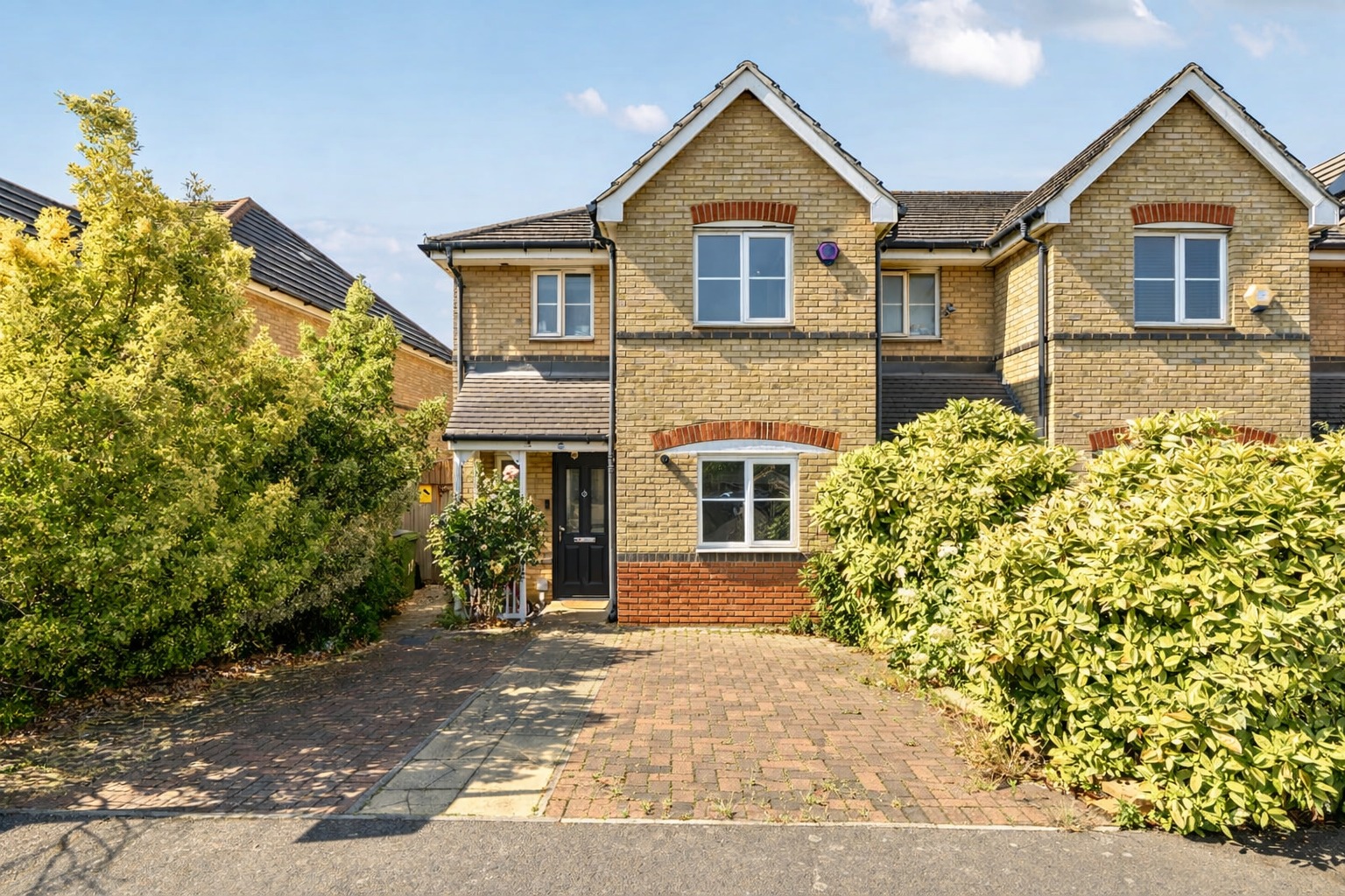 Modern Three-Bedroom End-of-Terrace Home in London, Chain Free