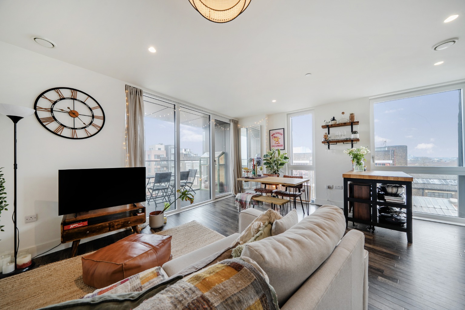 Fifth Floor Apartment with City Views and Private Balcony