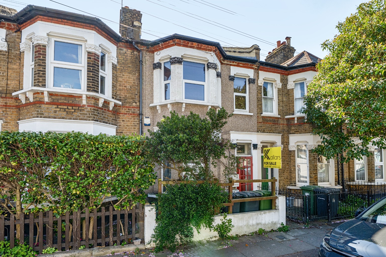 Charming Ground Floor Apartment with Private Garden, Gosterwood Street