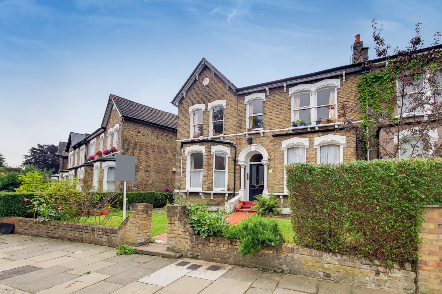 Versatile Brockley Home: Five Apartments with Conversion Potential