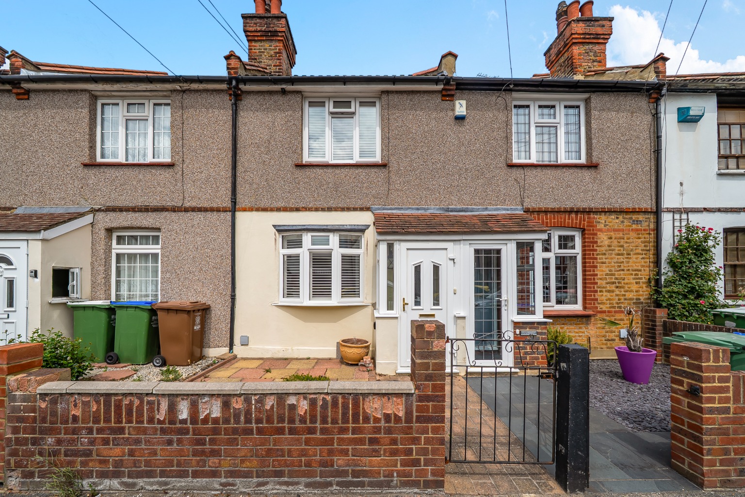 Charming 3-Bed Terraced Home in Sought-After Woodside Crescent, Sidcup