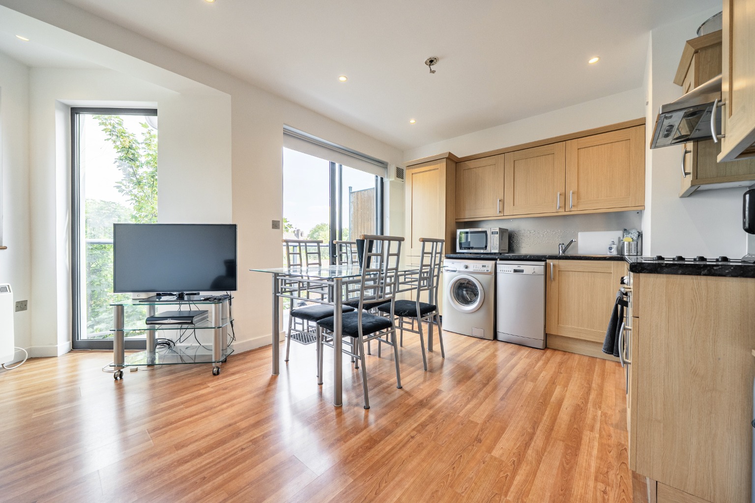 Top Floor Apartment with East Facing Balcony, Chain Free