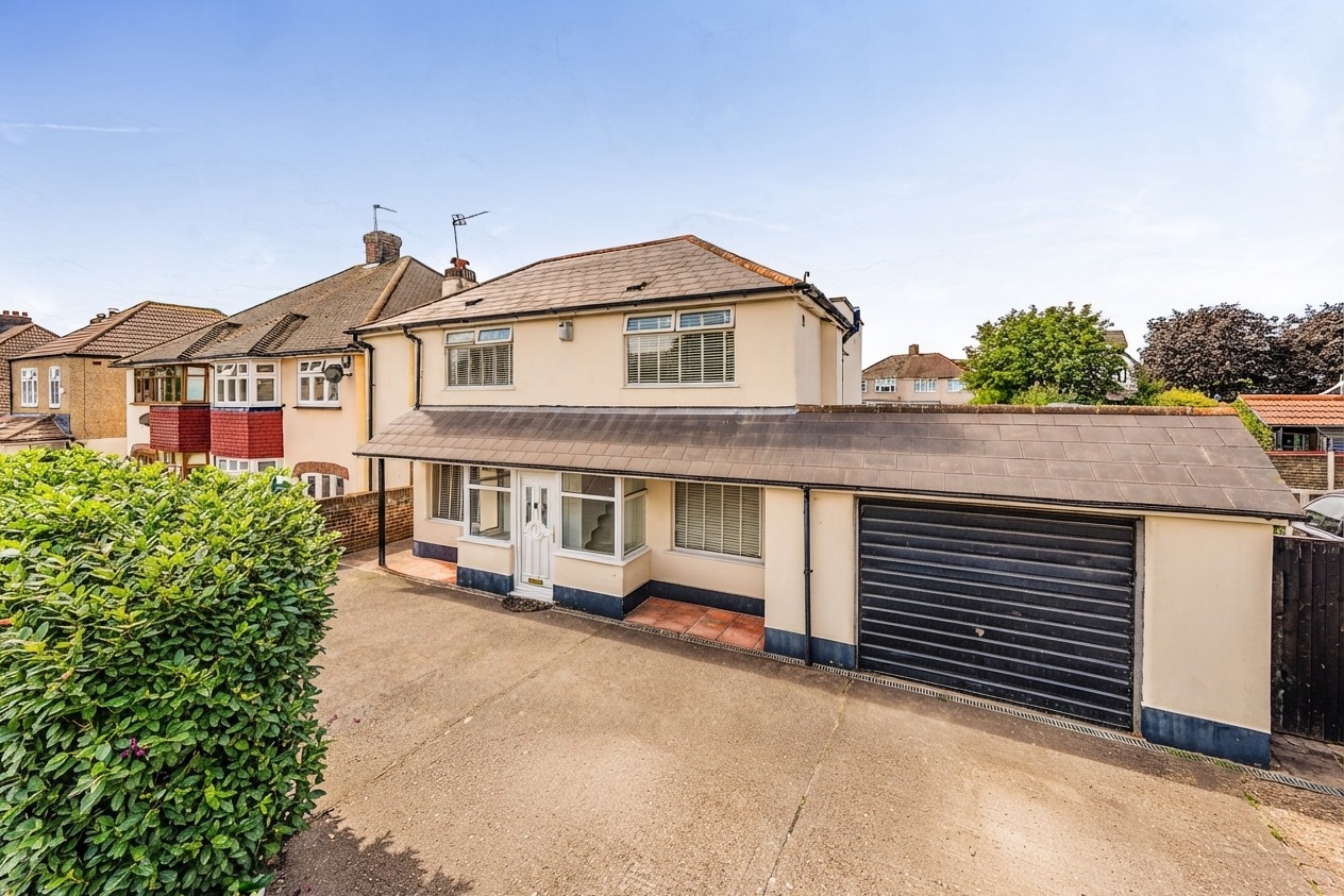 Exceptional 4-Bed Family Home in Sidcup with Annex & Potential to Extend Subject to Planning