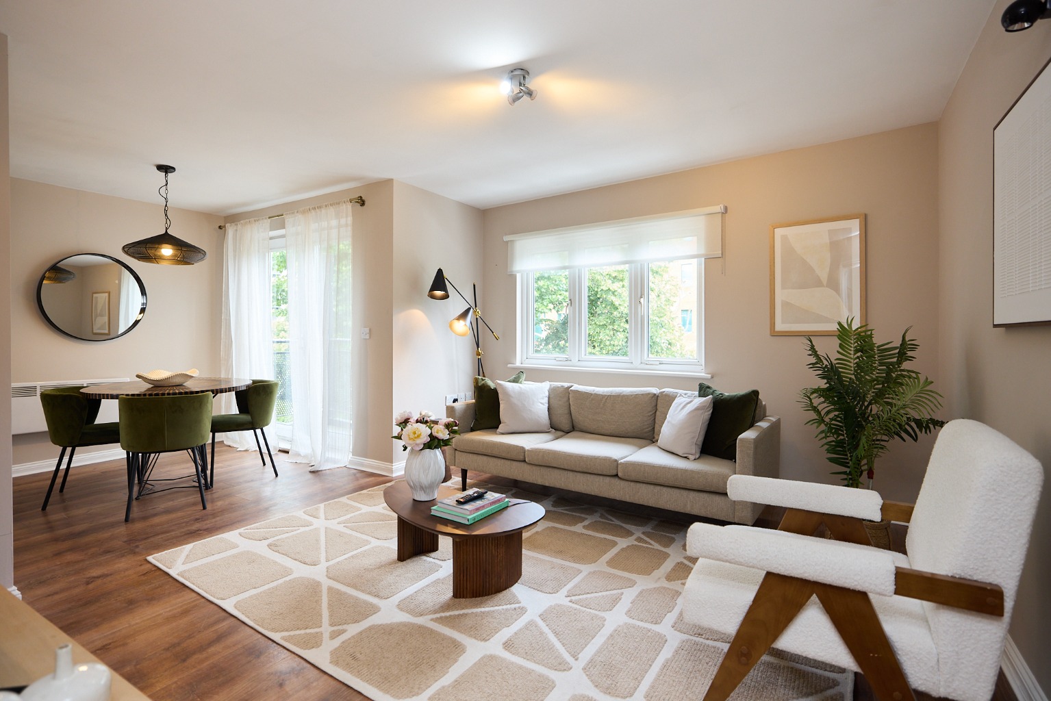 Stylish Two-Bedroom Apartment with Private Balcony, Mellish Street