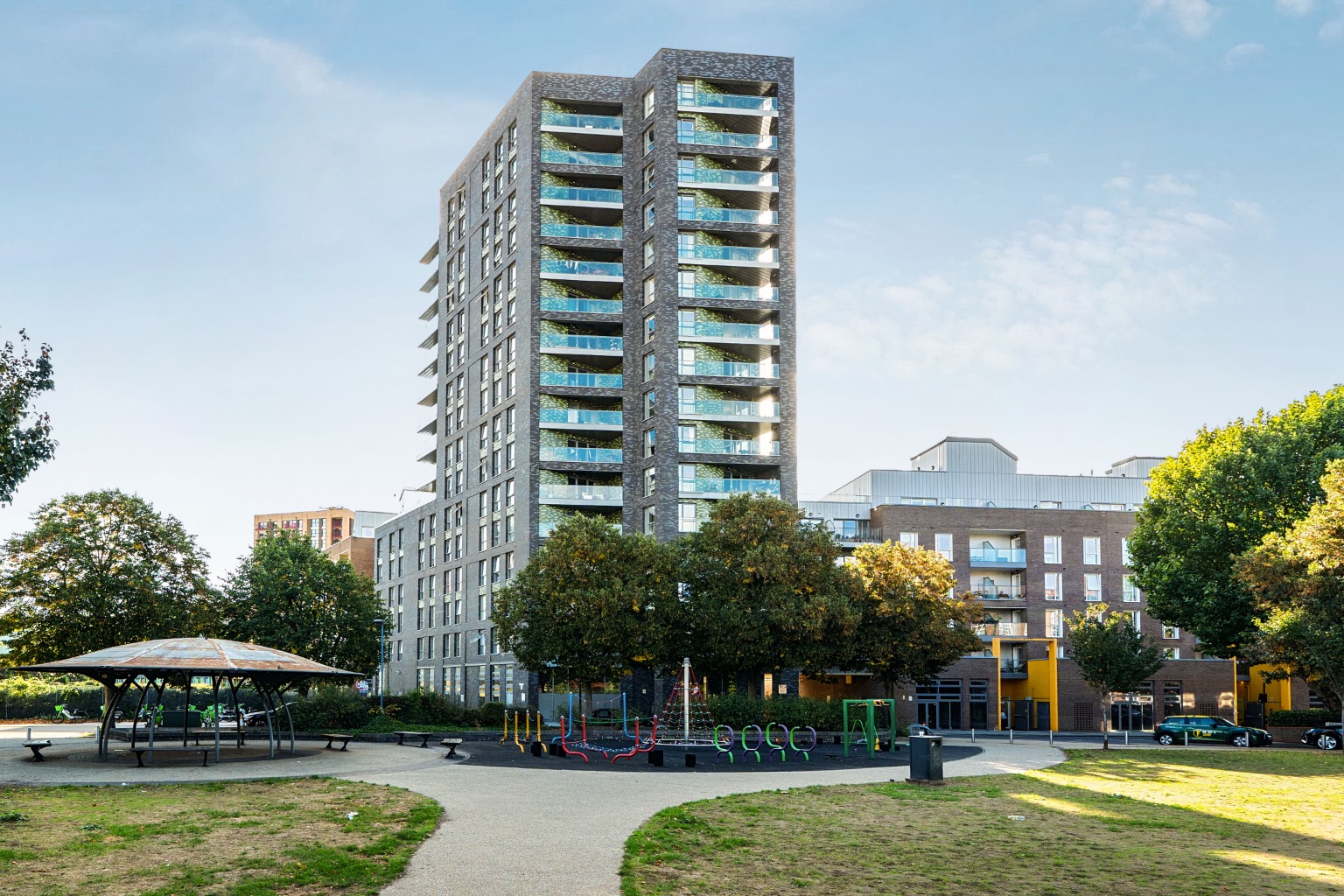 Contemporary One-Bedroom Apartment with Balcony in Creekside