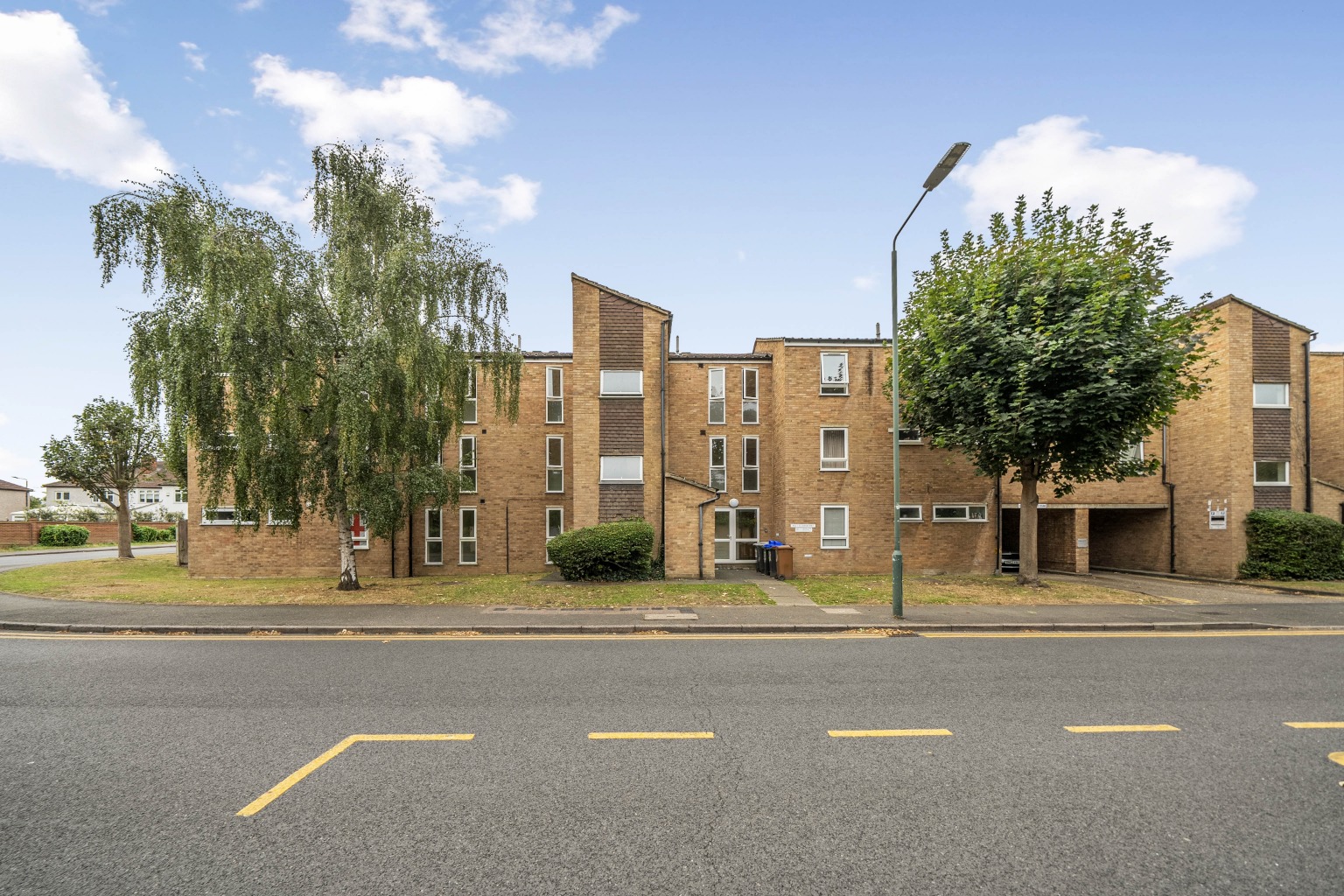 Two Bed Apartment in Sidcup, Steps from the Station