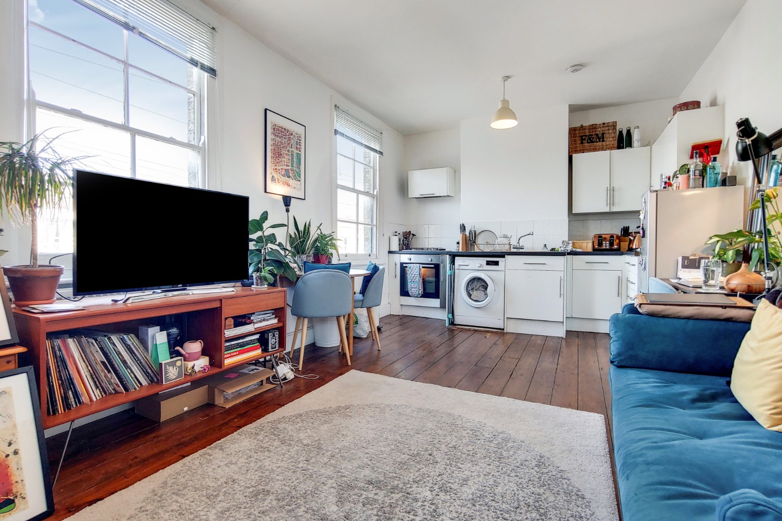 Charming First Floor Period Apartment in Ventnor Road, SE15
