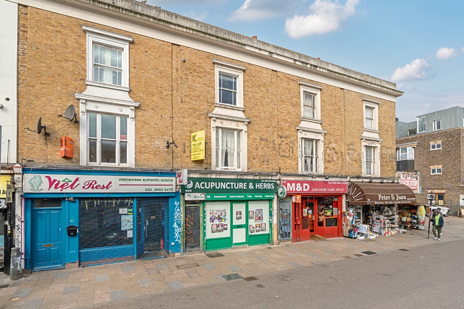 Vibrant High Street Commercial Property with Courtyard, Chain Free