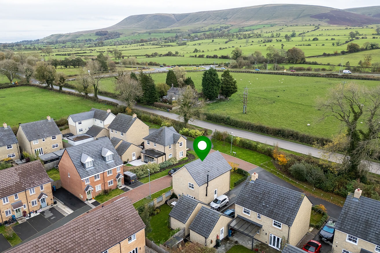 Stunning Four-Bedroom Detached Home  Half Penny Meadows, Clitheroe