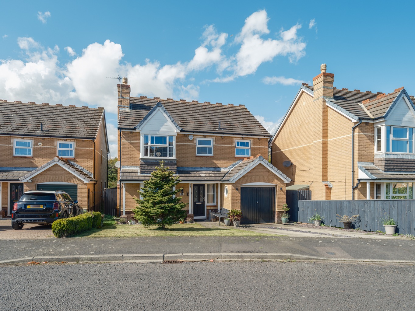 Detached Family Home in Sought-After Clousden Grange Cul-De-Sac