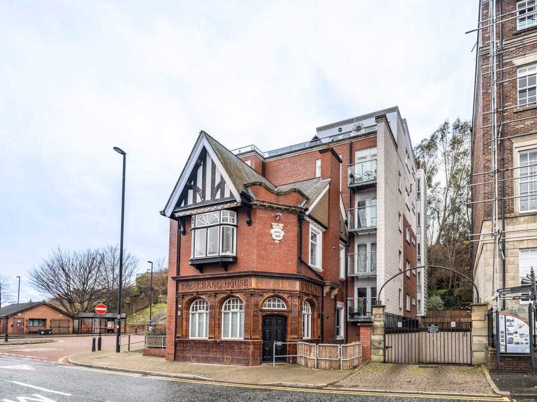 Stunning Second Floor Riverside Apartment with Lift Access