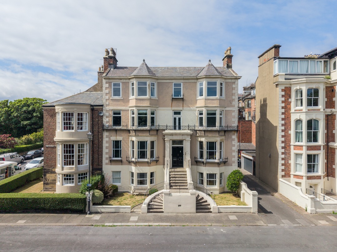 Stunning Tynemouth Apartment with Sea Views and Balcony
