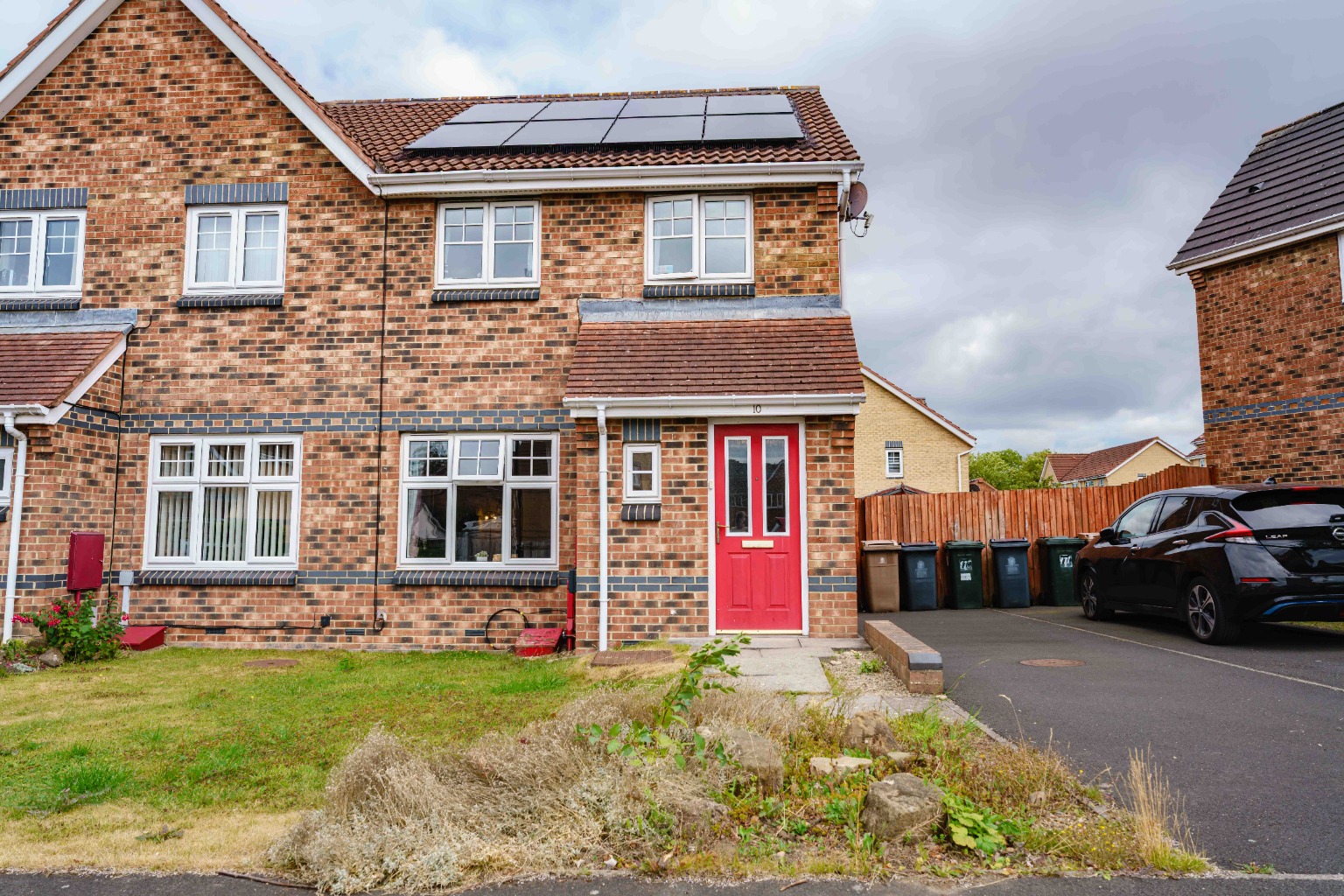 Well-Priced Three-Bedroom Semi-Detached Home in a Highly Desirable Location