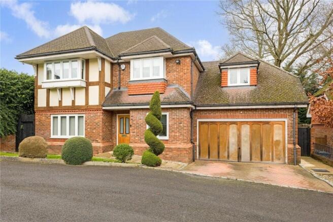 FOUR BEDROOM THREE BATHROOM FOUR RECEPTION ROOM DETACHED FAMILY HOME - BUSHEY HEATH