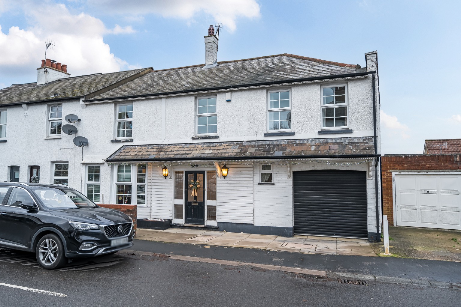 FOUR BEDROOM TWO BATHROOM THREE RECEPTION ROOM FAMILY HOME - BUSHEY FOUR BEDROOM TWO BATHROOM THREE RECEPTION ROOM FAMILY HOME - BUSHEY