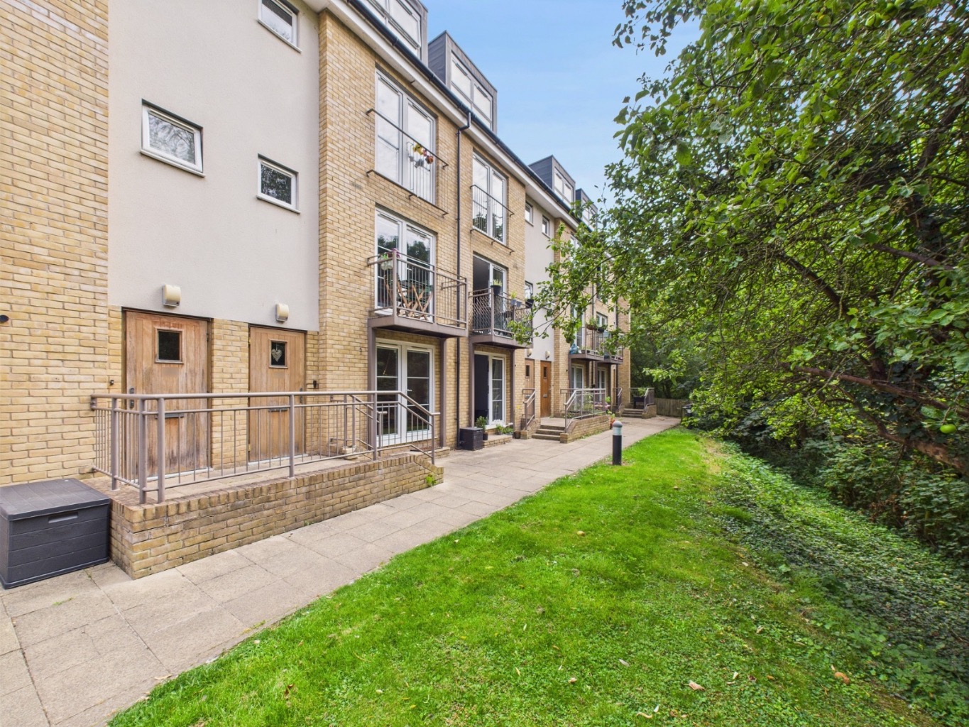 Stunning & Spacious Two Bedroom Maisonette In Hitchin Stunning & Spacious Two Bedroom Maisonette In Hitchin