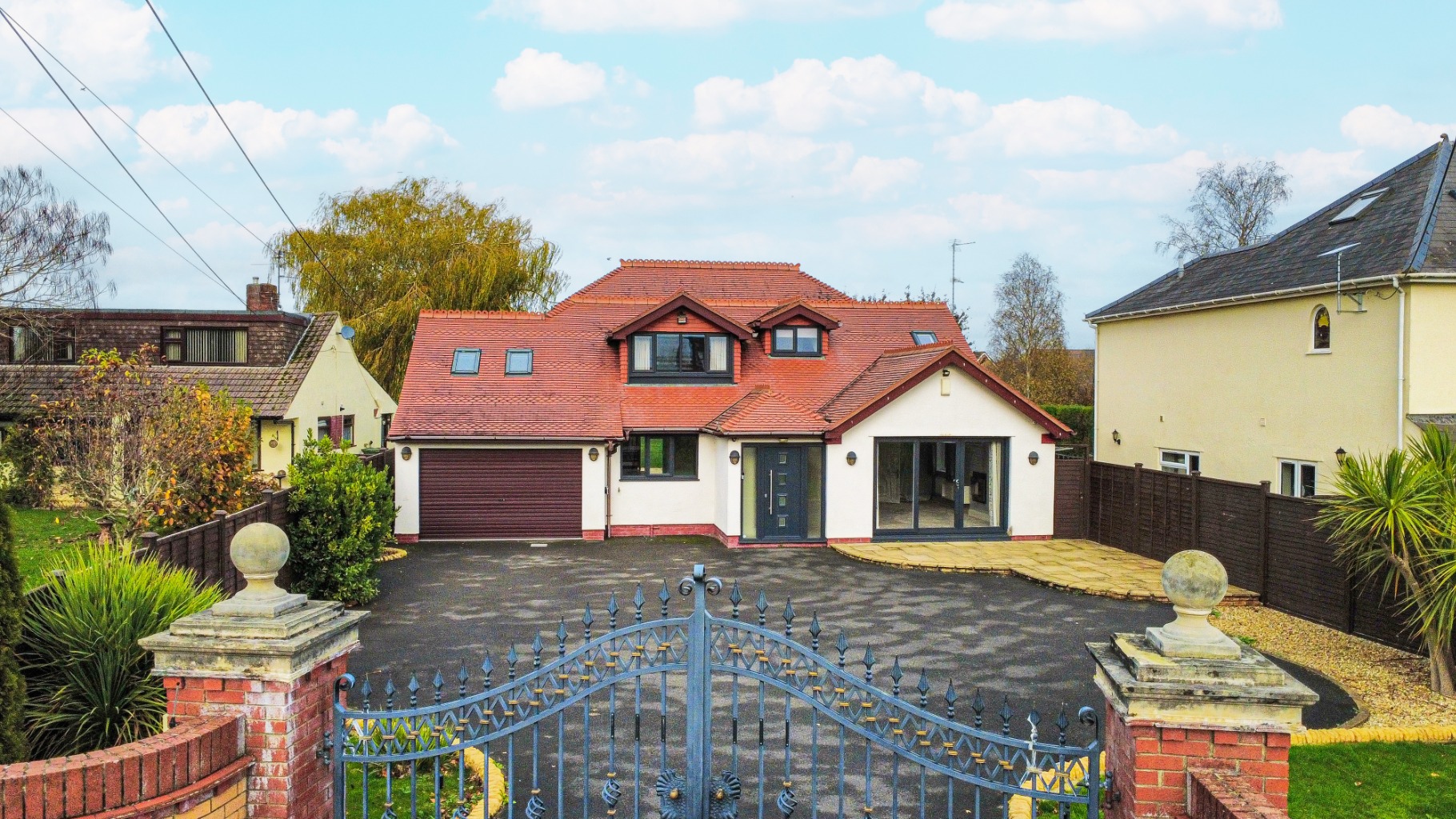 Brittons Ash, Bathpool, Taunton - NO CHAIN!