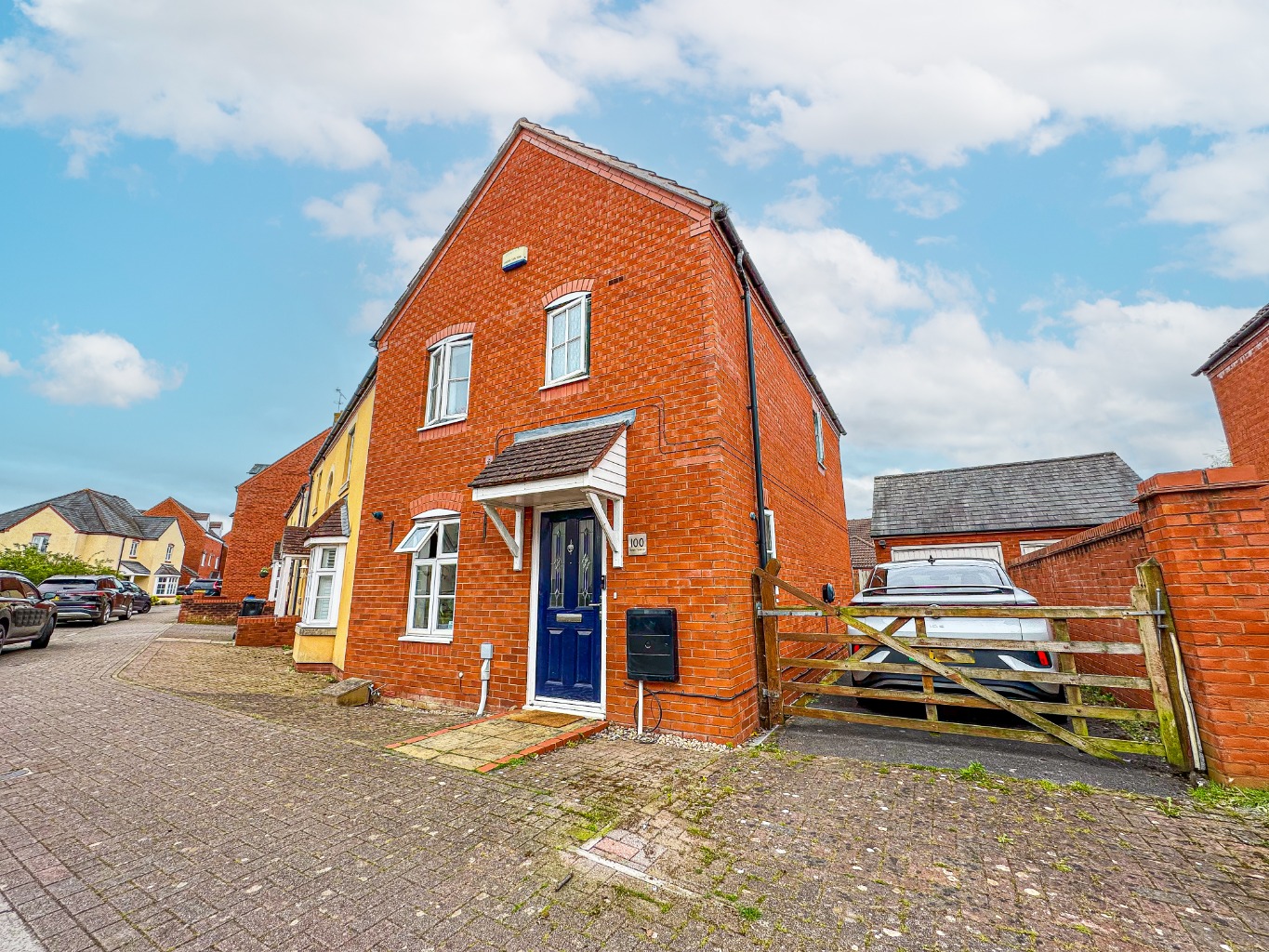 Burge Meadow, Cotford St. Luke, Taunton, Somerset - NO CHAIN!