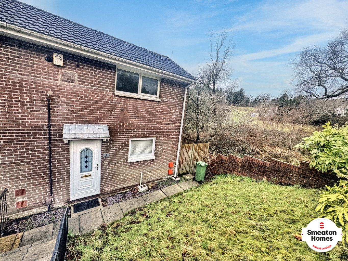 Spacious 2-Bedroom House in Plymouth's Estover Area with Garden and Modern Amenities.