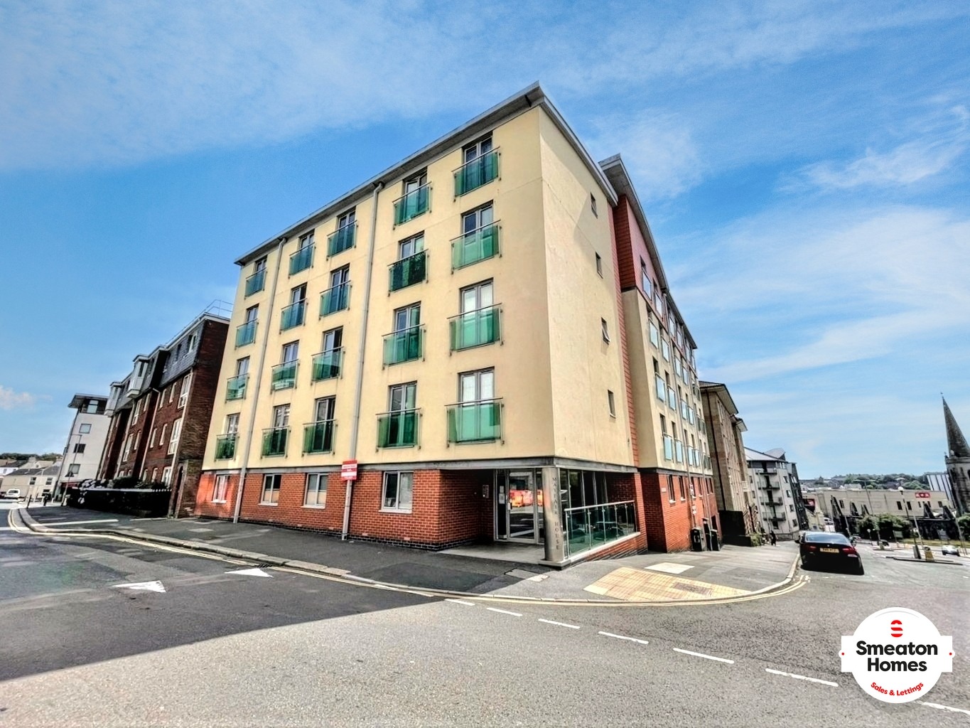 Modern Ground Floor Studio Flat in Mayfair House, Plymouth