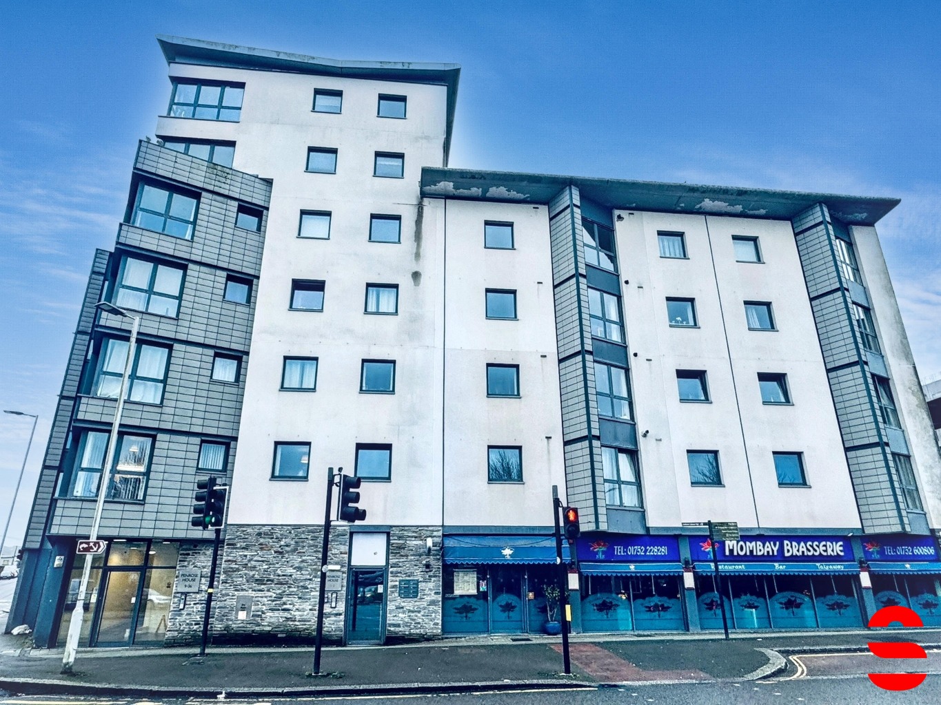 Modern 2-Bed Apartment at Lockyers Quay, Available Early May
