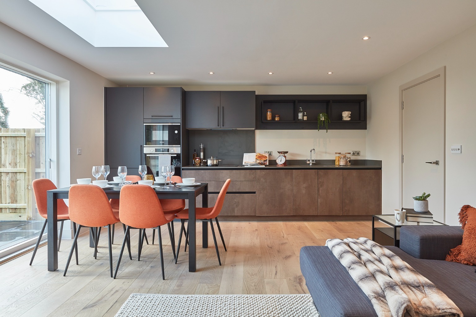 Charming Three-Bedroom House in Desirable George Lane, Greater London